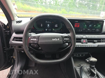 2025 Kia K4 LXS - miniatura 10