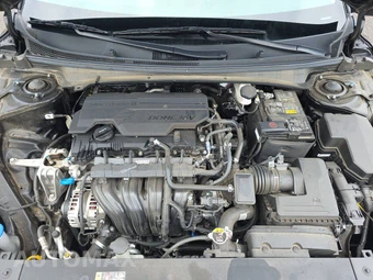2025 Kia K4 LXS - miniatura 15