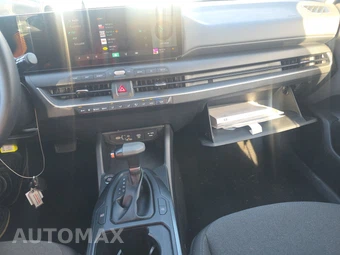 2025 Kia K4 LXS - miniatura 11
