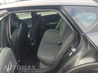 2025 Kia K4 LXS - miniatura 13