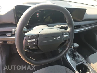 2025 Kia K4 LXS - miniatura 10