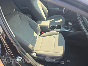 2025 Kia K4 LXS - miniatura 8