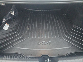 2025 Kia K4 LXS - miniatura 16