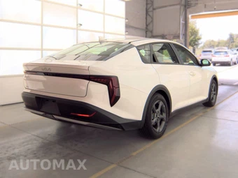 2025 Kia K4 LXS - miniatura 4
