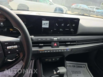 2025 Kia K4 LXS - miniatura 10