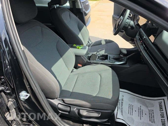 2025 Kia K4 LXS - miniatura 18