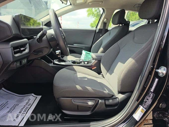 2025 Kia K4 LXS - miniatura 6