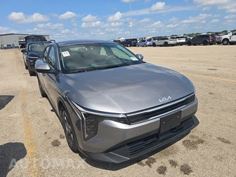 2025 Kia K4 LXS - miniatura 3