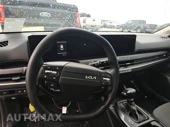 2025 Kia K4 LXS - miniatura 11