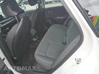 2025 Kia K4 LXS - miniatura 13