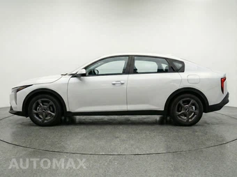 2025 Kia K4 LXS - miniatura 4