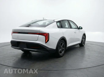 2025 Kia K4 LXS - miniatura 7