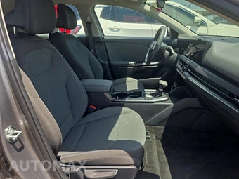 2025 Kia K4 LXS - miniatura 8