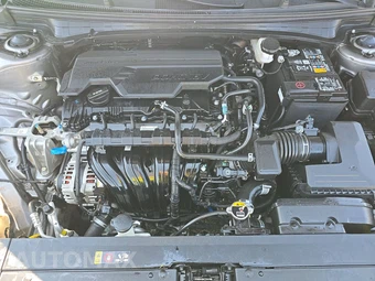 2025 Kia K4 LXS - miniatura 15