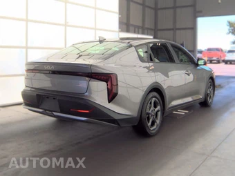 2025 Kia K4 LXS - miniatura 4