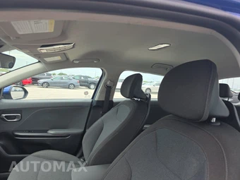 2025 Kia K4 LXS - miniatura 17