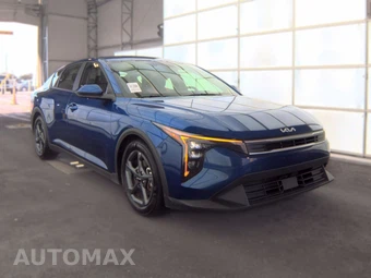 2025 Kia K4 LXS - miniatura 3