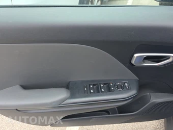 2025 Kia K4 LXS - miniatura 9