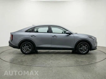 2025 Kia K4 LXS - miniatura 8