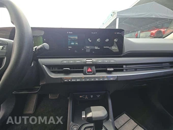 2025 Kia K4 LXS - miniatura 10