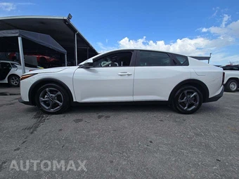 2025 Kia K4 LXS - miniatura 2