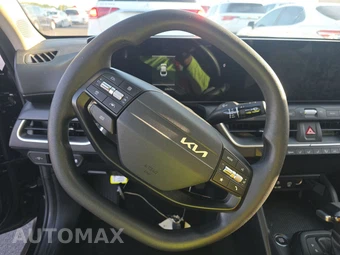 2025 Kia K4 LXS - miniatura 10