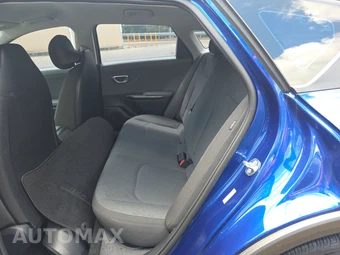 2025 Kia K4 LXS - miniatura 13