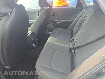 2025 Kia K4 LXS - miniatura 13