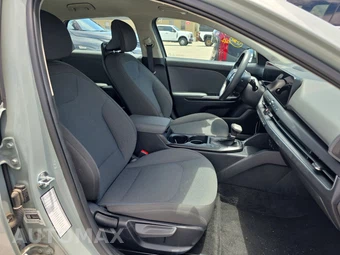 2025 Kia K4 LXS - miniatura 8