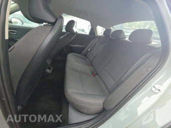 2025 Kia K4 LXS - miniatura 13