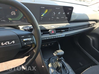 2025 Kia K4 LXS - miniatura 11