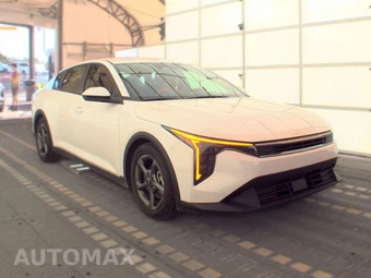 2025 Kia K4 LXS - miniatura 3