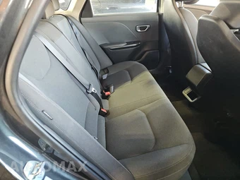 2025 Kia K4 LXS - miniatura 14