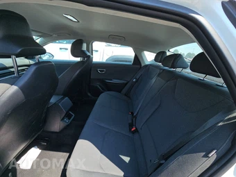 2025 Kia K4 LXS - miniatura 13