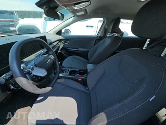 2025 Kia K4 LXS - miniatura 7