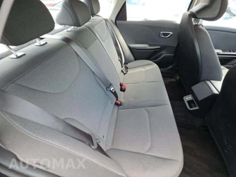 2025 Kia K4 LXS - miniatura 16