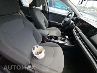 2025 Kia K4 LXS - miniatura 18