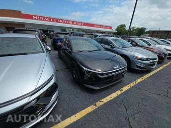 2025 Kia K4 LXS - miniatura 4