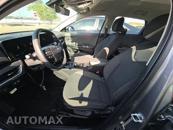 2025 Kia K4 LXS - miniatura 7