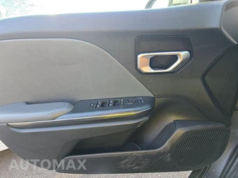 2025 Kia K4 LXS - miniatura 9