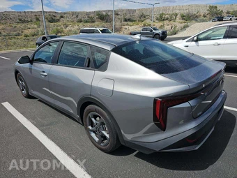 2025 Kia K4 LXS - miniatura 2