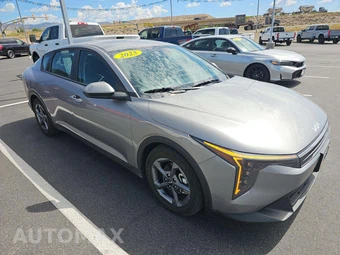 2025 Kia K4 LXS - miniatura 4
