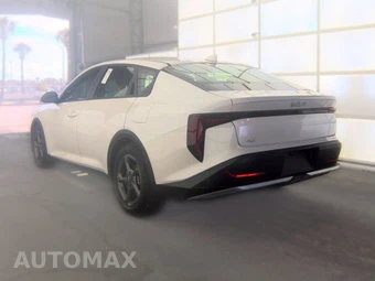 2025 Kia K4 LXS - miniatura 8