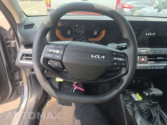 2025 Kia K4 LXS - miniatura 10