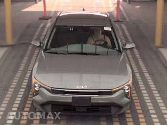 2025 Kia K4 LXS - miniatura 2