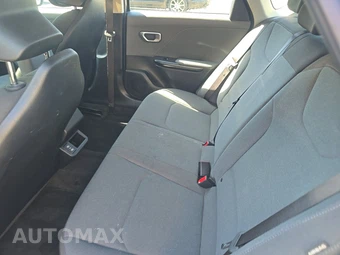 2025 Kia K4 LXS - miniatura 13