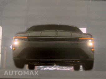 2025 Kia K4 LXS - miniatura 3