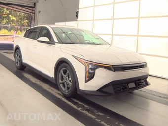 2025 Kia K4 LXS - miniatura 3