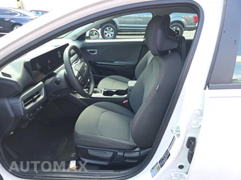 2025 Kia K4 LXS - miniatura 7