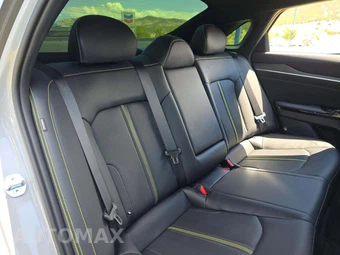 2025 Kia K5 GT - miniatura 16